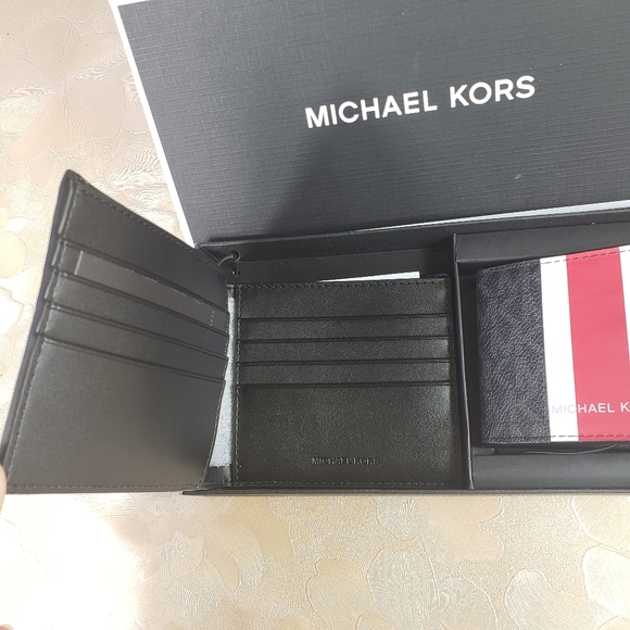 Michael kor men 3 in 1 wallet giffting box - Picture 5 of 10